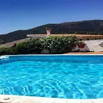 Private Pool With Panoramic Views Split Over 2 Levels / Aircon / New Pool. Casa de Férias