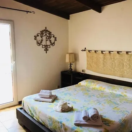 Private Pool With Panoramic Views Split Over 2 Levels / Aircon / New Pool. Casa vacanze