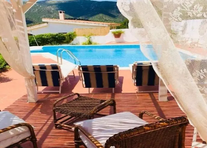 Private Pool With Panoramic Views Split Over 2 Levels / Aircon / New Pool. Nyaraló Chia