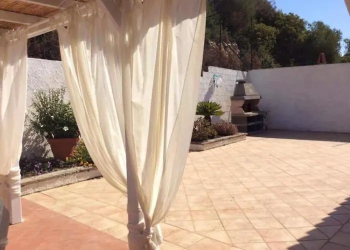 Nyaraló Private Pool With Panoramic Views Split Over 2 Levels / Aircon / New Pool. Chia