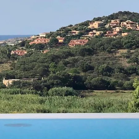 Dom wakacyjny Private Pool With Panoramic Views Split Over 2 Levels / Aircon / New Pool.