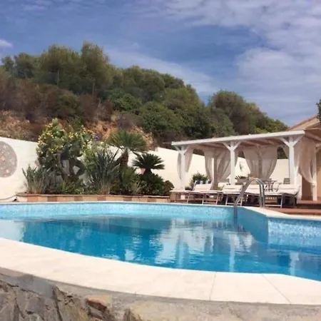 Dom wakacyjny Private Pool With Panoramic Views Split Over 2 Levels / Aircon / New Pool. *