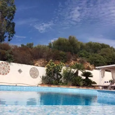 Private Pool With Panoramic Views Split Over 2 Levels / Aircon / New Pool. Dom wakacyjny *