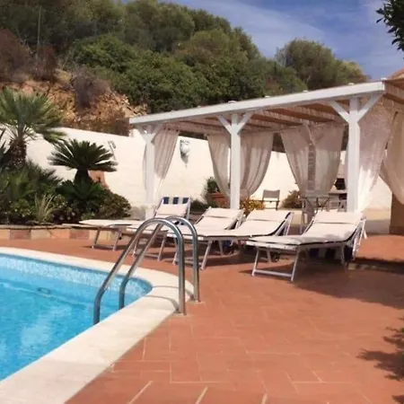 Dom wakacyjny Private Pool With Panoramic Views Split Over 2 Levels / Aircon / New Pool. Chia